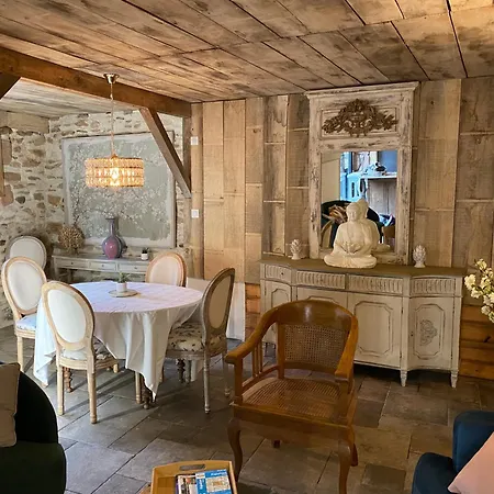 Les Monts D'amara, Ressourcement, Nature, Santé Bed & Breakfast 4*