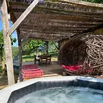 Les Monts D'amara, Ressourcement, Nature, Santé Bed and breakfast 4*