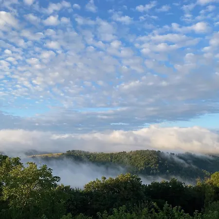 Les Monts D'amara, Ressourcement, Nature, Sante Bed & Breakfast Campuac
