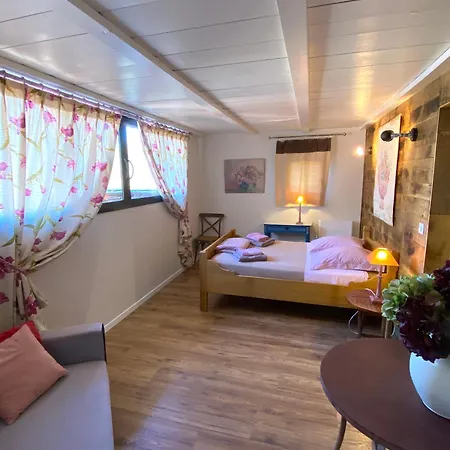 Bed & Breakfast Les Monts D'amara, Ressourcement, Nature, Sante 4*