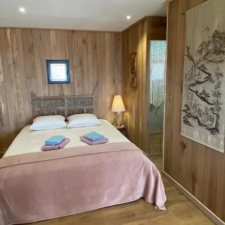 B&B Les Monts D'amara, Ressourcement, Nature, Sante Campuac